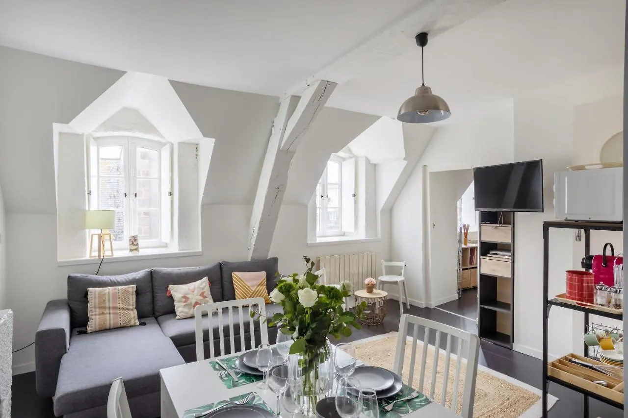 L\'Armateur - Appartement Intramuros - Plage - St Malo contacts